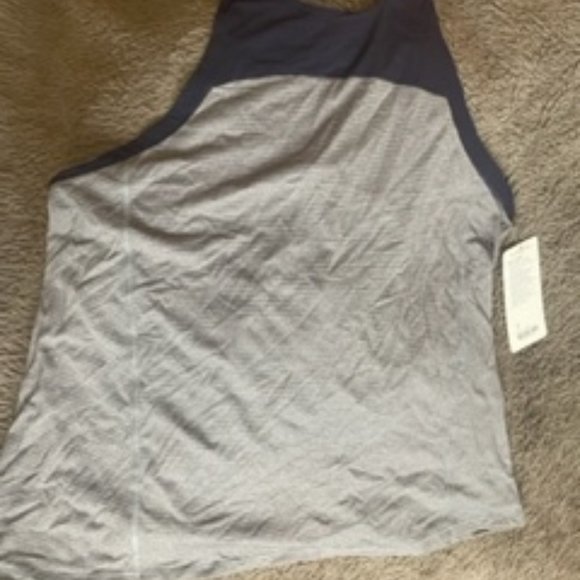 Clip - in - Tank NWT Lululemon - Picture 3 of 6